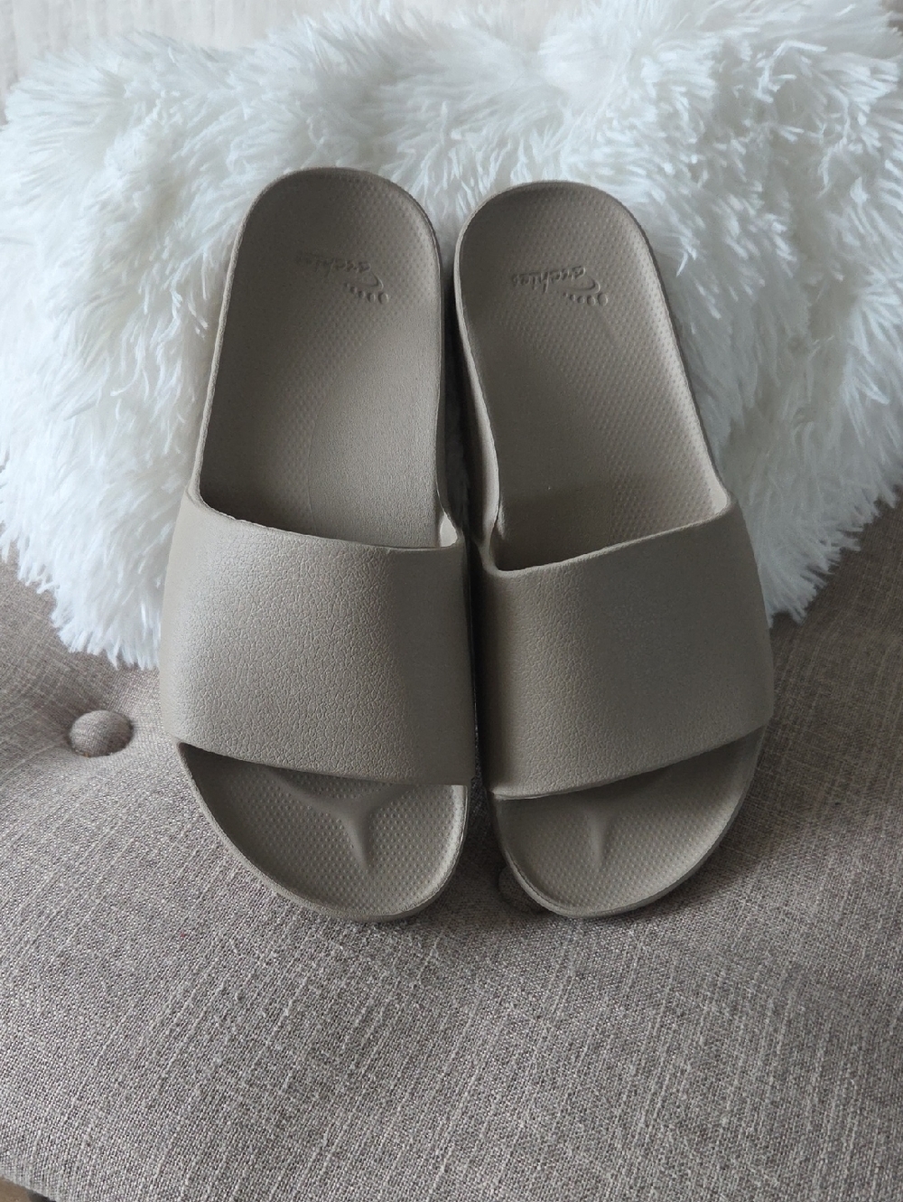 Archies Unisex Slide Sandals, Taupe Women's Size 6 , Mens Size 7, NWOT